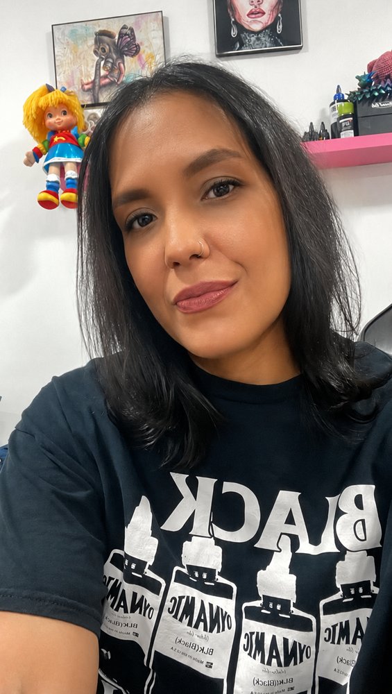 Sheila Miranda, hand poke tattoo artist in San Juan, Puerto Rico
